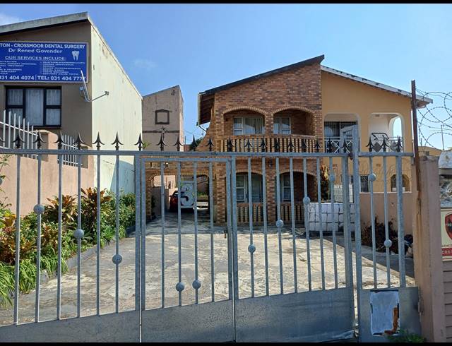 4 BEDROOM HOUSE FOR SALE IN CROSSMOOR